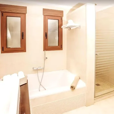Casa Orquidea - Luxury 4 Bedroom Βίλα