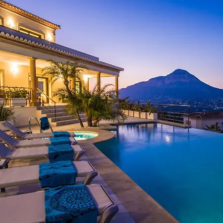 Casa Orquidea - Luxury 4 Bedroom Γιαβέα